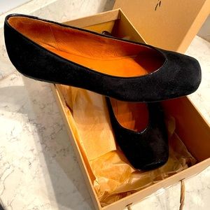 Gentle souls black flats